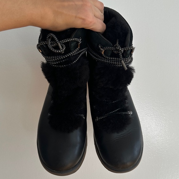 UGG VIKI WATERPROOF BLACK BOOTS Size 11 - Picture 3 of 7